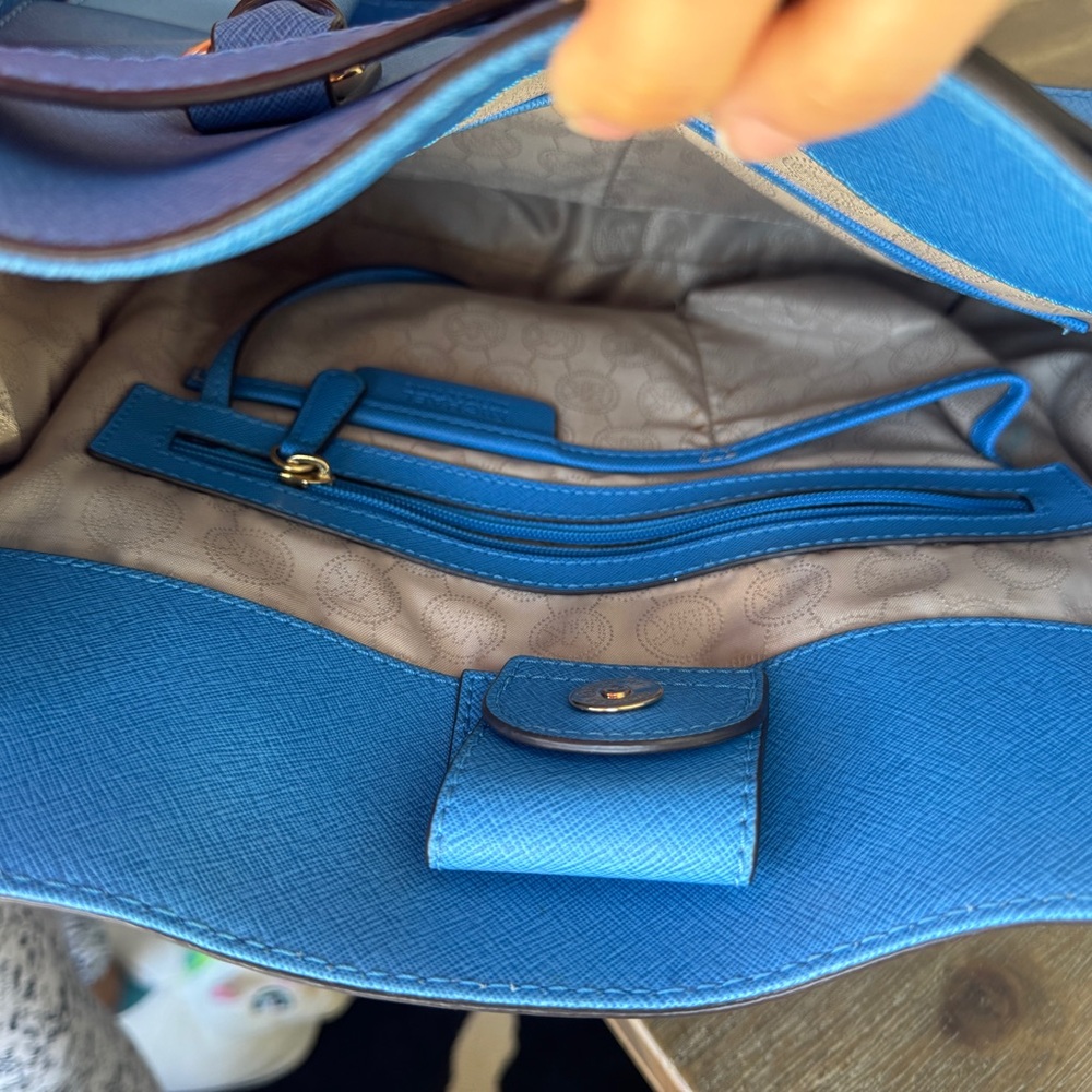 Michael Kors Hamilton Large Blue Saffiano Leather Tote Bag - Picture 5 of 7